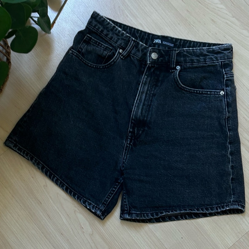 Zara Women's Black Denim Shorts